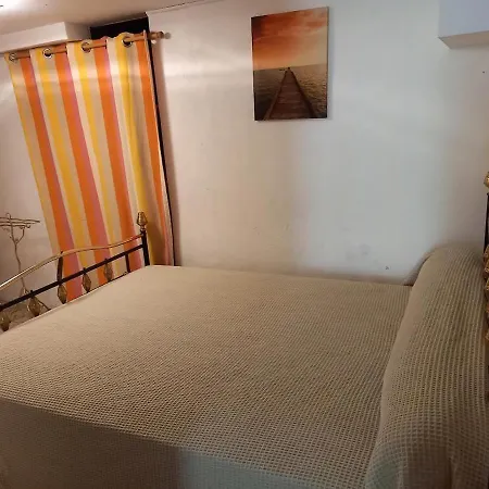 Le Logis Du Bourg, En Rdc, Calme Et Agreable, Au Coeur D'un Superbe Village Borde Par La Dordogne Appartamento *